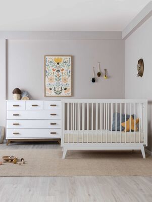 שידה לתינוק קוורץ לבן+אגוז